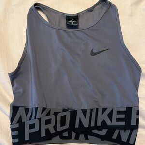 Nike Pro workout crop top